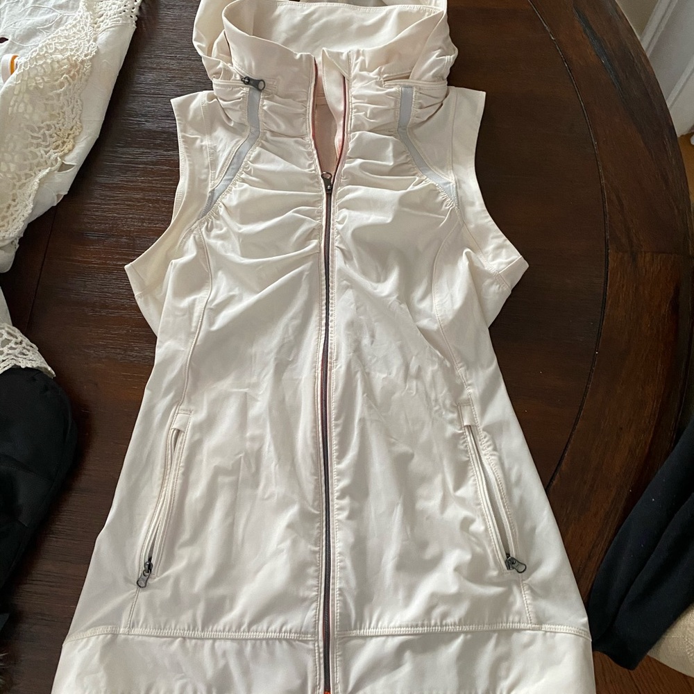 Lulu lemon thin vest with little hood, cream color